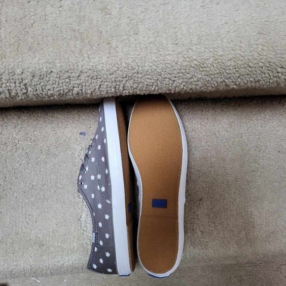 NWOT! Grey and white print Keds! - Picture 2 of 5